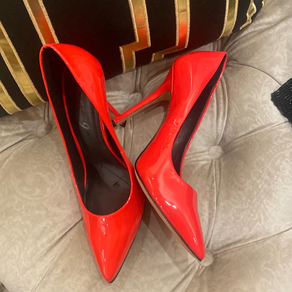 Bright pop of color pattern leather high heels prices to sell. Never been worn